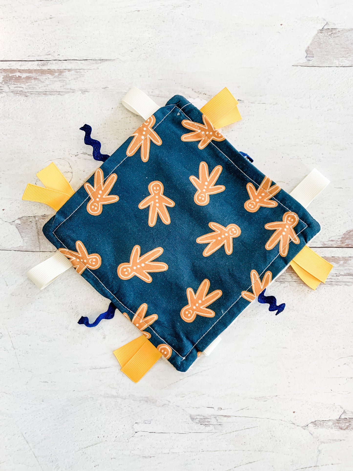 Crinkle Square - Gingerbread Men