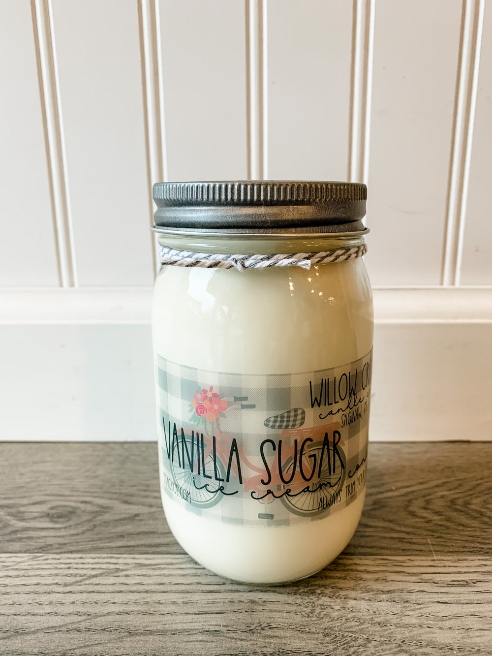 Vanilla Sugar Ice Cream Cone / Soy Candle